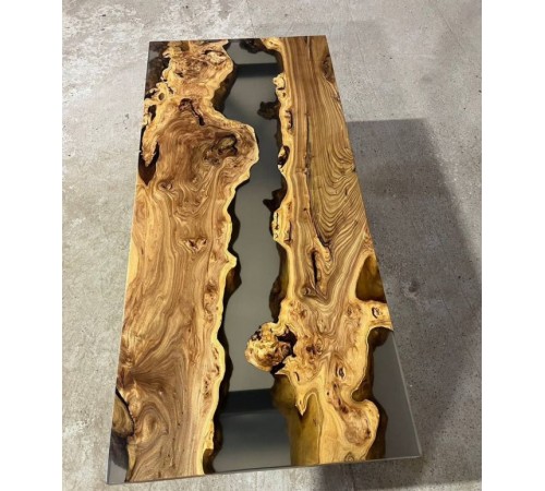 Стол река из эпоксидной смолы и карагача