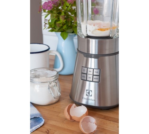 Миксер Electrolux ESB 7300