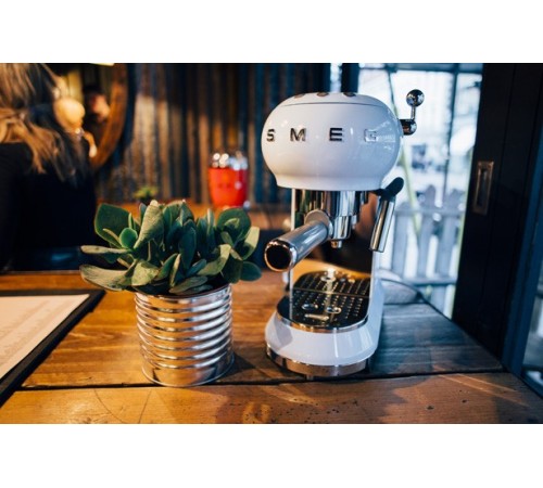Кофеварка Smeg ECF01