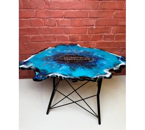 Столик Срез камня из эпоксидной смолы синий