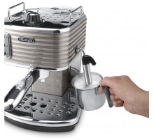 Кофеварка De'Longhi ECZ 351