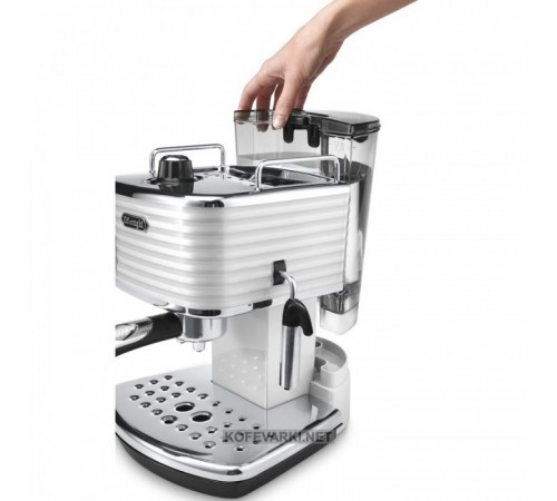 Кофеварка De'Longhi ECZ 351
