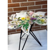 Столик из эпоксидной смолы Лотос с цветами