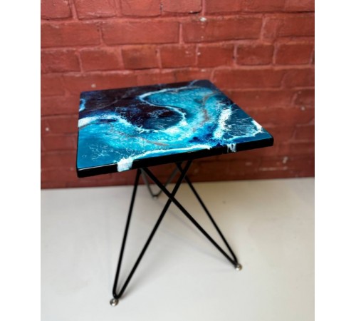 Столик Море из эпоксидной смолы 40х40 см