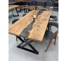 Стол река из эпоксидной смолы