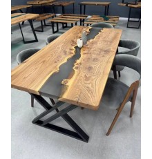 Стол река из эпоксидной смолы