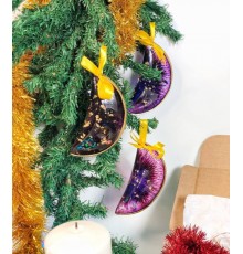 Новогодняя игрушки из эпоксидной смолы Полумесяц