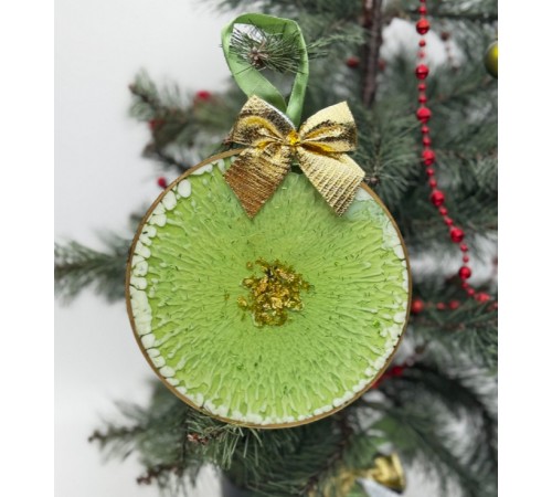 Новогодняя игрушка из эпоксидной смолы Круглая